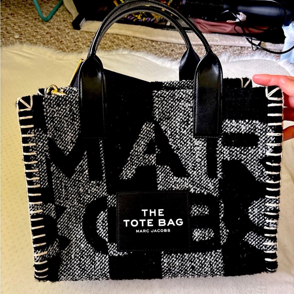 Marc Jacobs The Tote limited Blanket edition